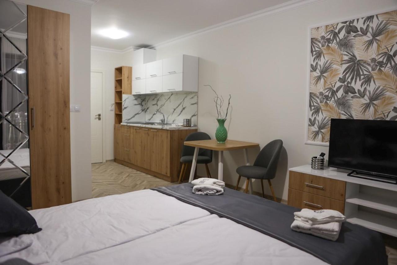 Valencia Gardens Luxury Apartments نيسيبار المظهر الخارجي الصورة