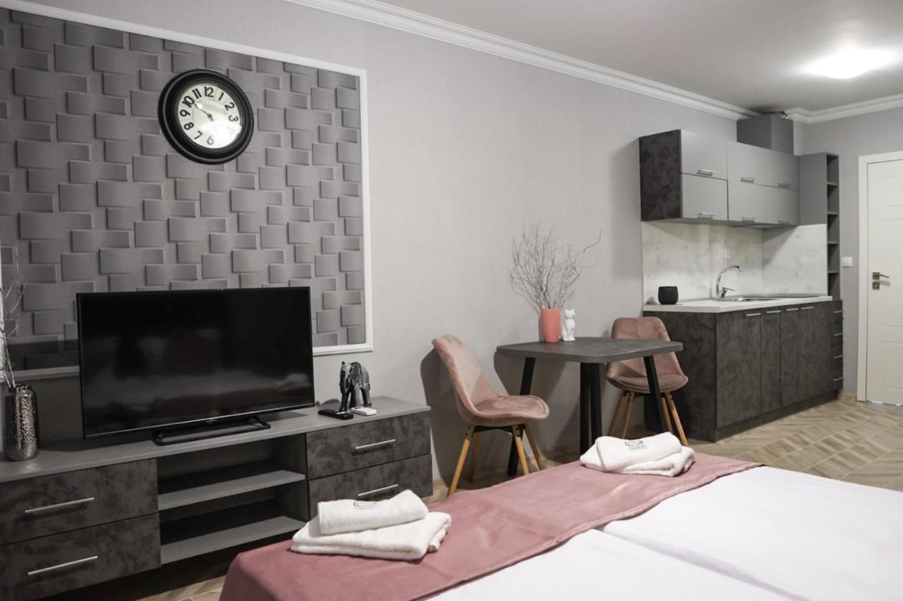 Valencia Gardens Luxury Apartments نيسيبار المظهر الخارجي الصورة